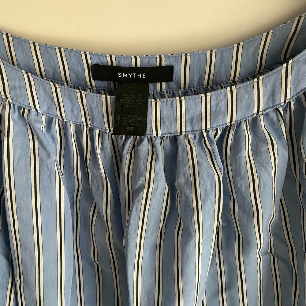 Smythe Light Blue and White Striped A-Line Shirt size small